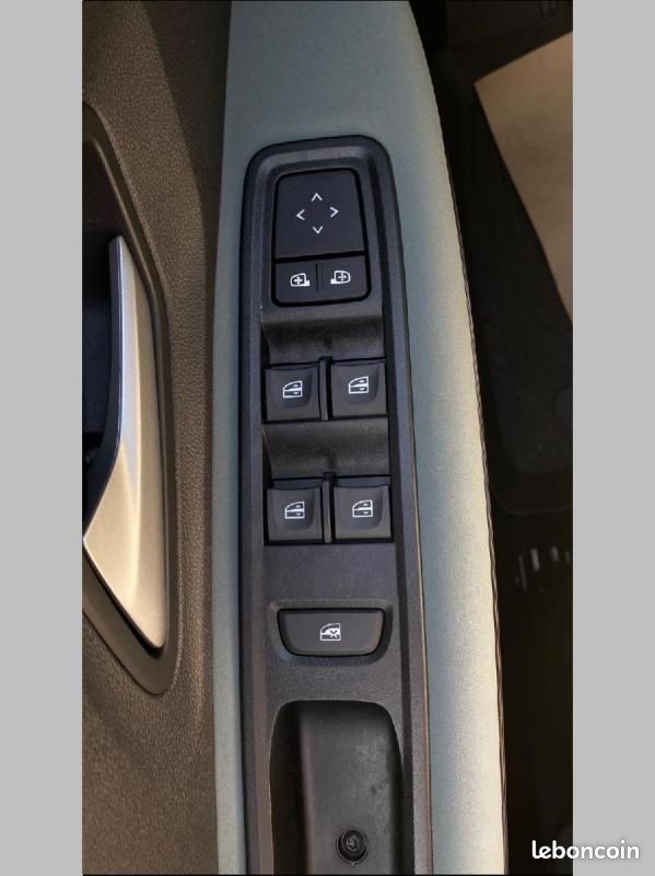 Dacia Jogger TCe 110 7 pl Extreme (image 18)