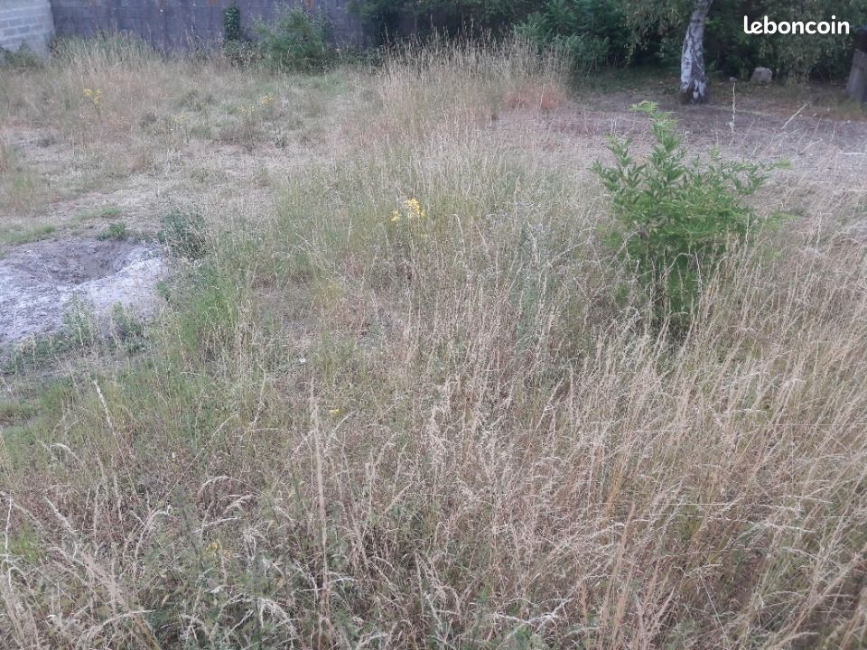 Terrain 681 m² · à Saint-Pierre-lès-Elbeuf · 65 000 €