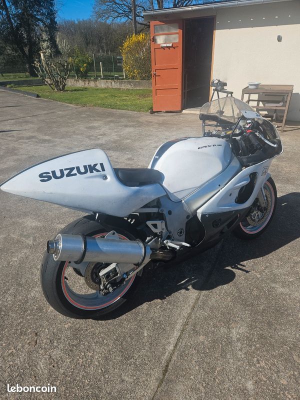 Suzuki gsxr 600 (image 2)