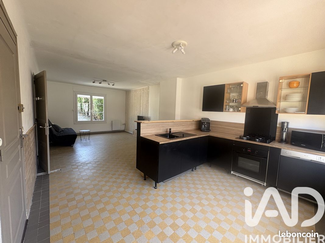 Maison 4 pièces 90 m² · à Hangest-sur-Somme · 90 m² · 138 000 €