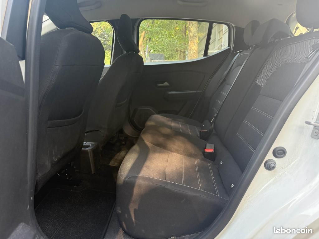 DACIA SANDERO 1.0 SCe - 65 - 24 III BERLINE Expression PHASE 2 (image 14)