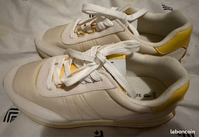 Sneakers mixte cuir beige et jeune Lacoste (image 2)