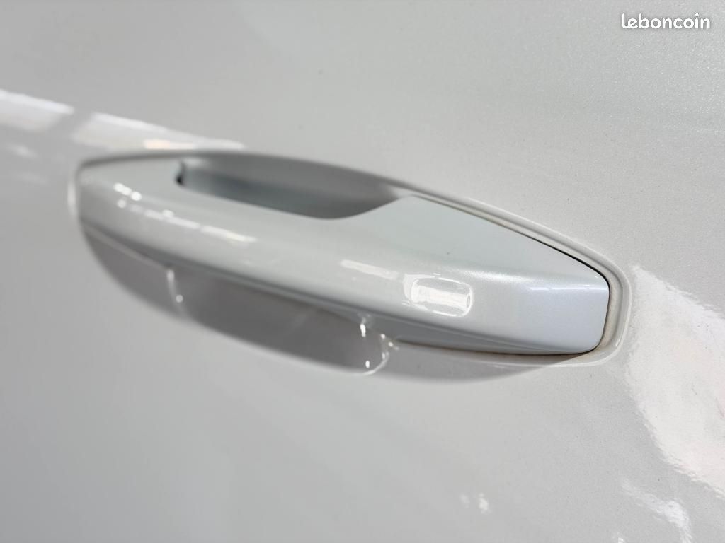 VOLVO XC40 D4 AWD 190 ch Geartronic R-Design- Toit ouvrant- Harman/Kardon- Keyless (image 10)