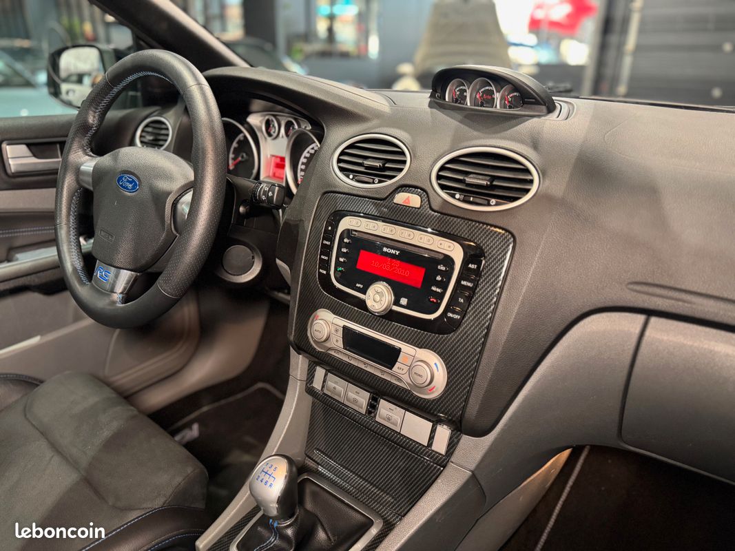 Ford Focus RS Phase 2 MK2 2.5 T 305 CH Essence 3 Portes Pack RS Blanc Glacier Recaro Sport Radar Climatisation 2010 (image 6)