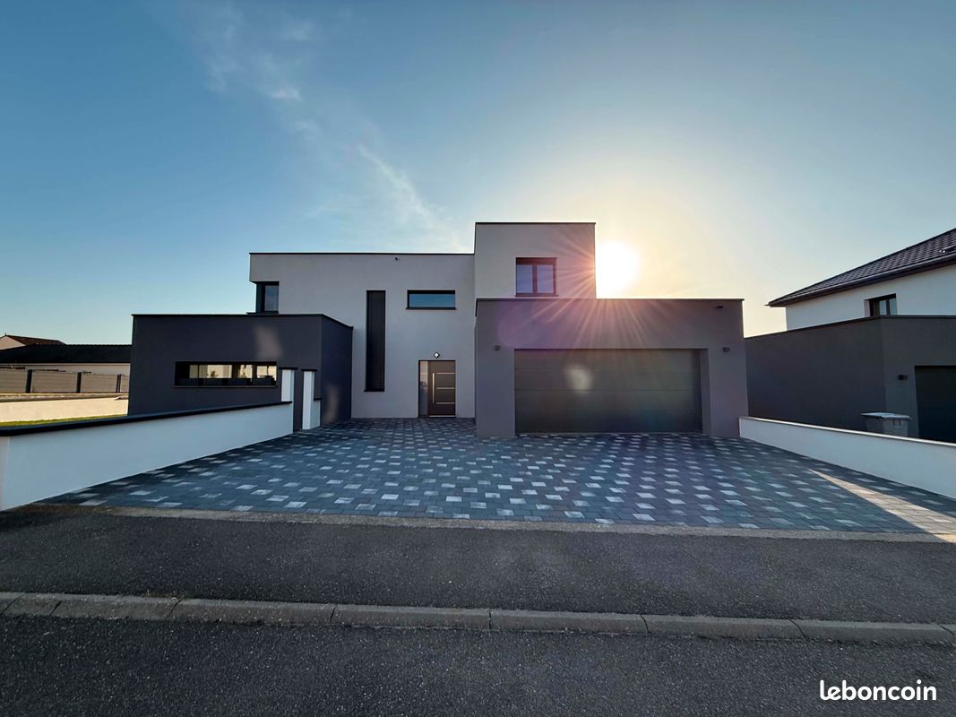 Maison 6 pièces 150 m² · à Sainte-Marie-aux-Chênes · 150 m² · 495 000 €
