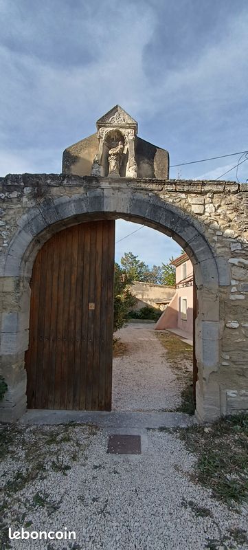 Maison 4 pièces 170 m² · à Le Thor · 170 m² · 215 000 €
