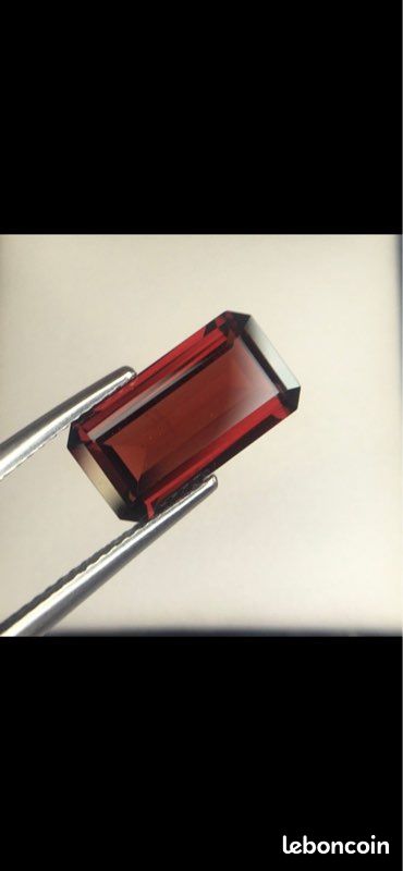 Grenat Rouge Naturel Du Kenya - 2.15 Carats, Ovale, Non Traité