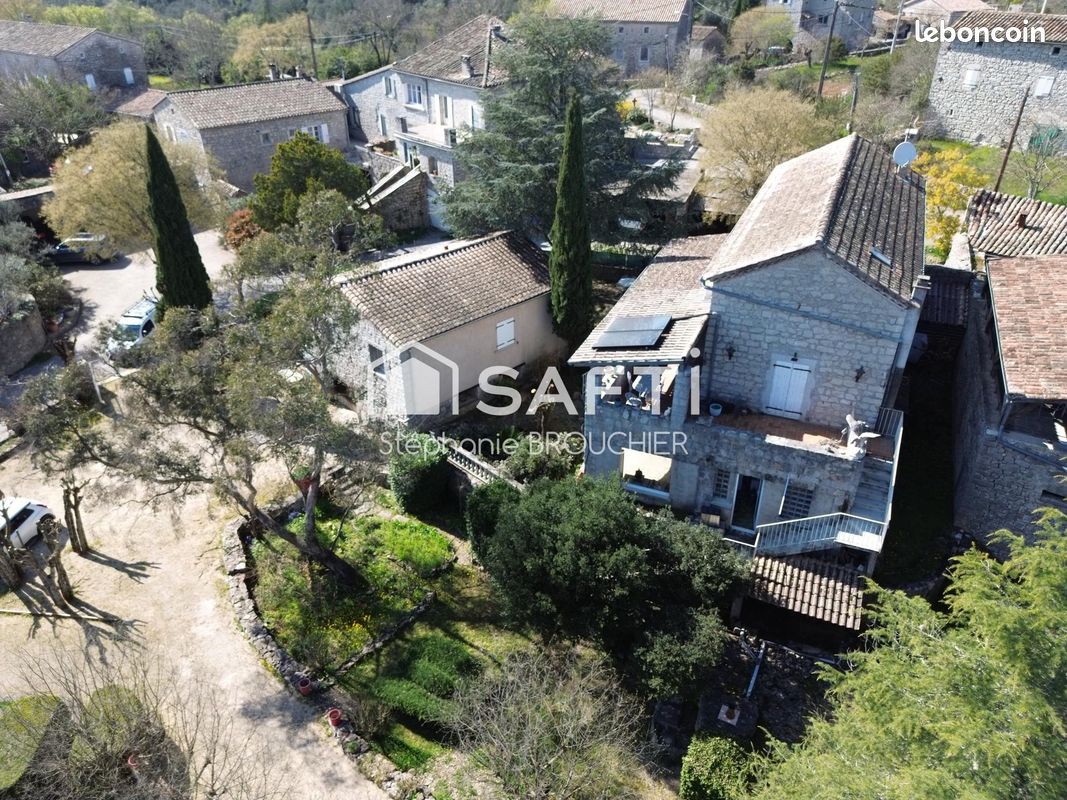 Maison 8 pièces 205 m² · à Labeaume · 205 m² · 455 000 €