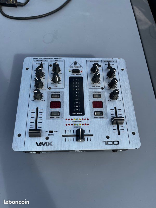 Lot ampli Yamaha, platine CD Kenwood, Table mix VMX, rack spots (image 2)