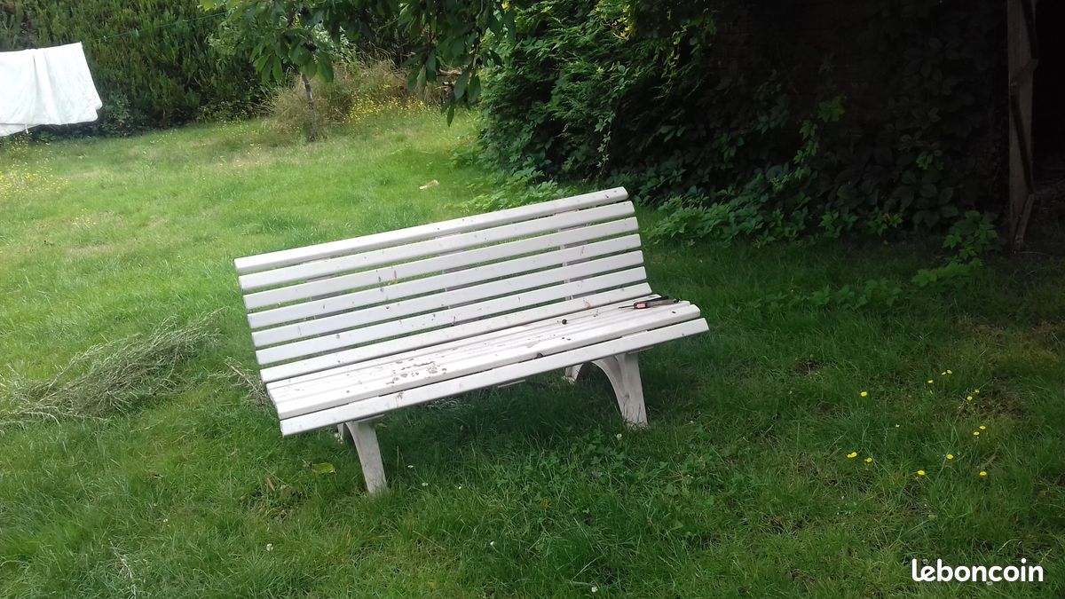 Banc en plastique blanc (image 1)