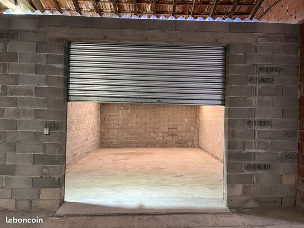 GRAND GARAGE 44m2 100% Sécurisé dans Entrepôt