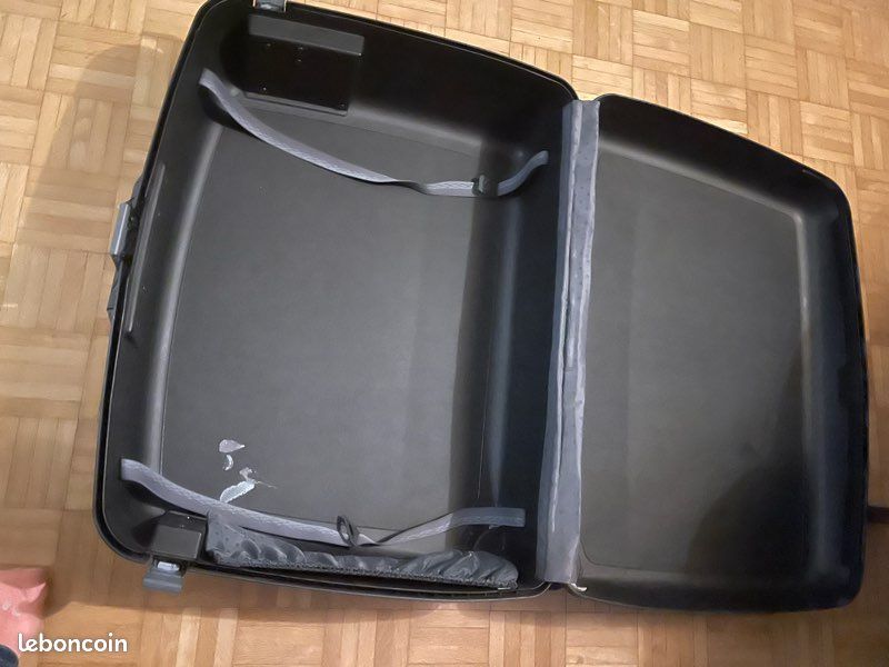 Valise Delsey rigide 2 roues + poignée (image 4)