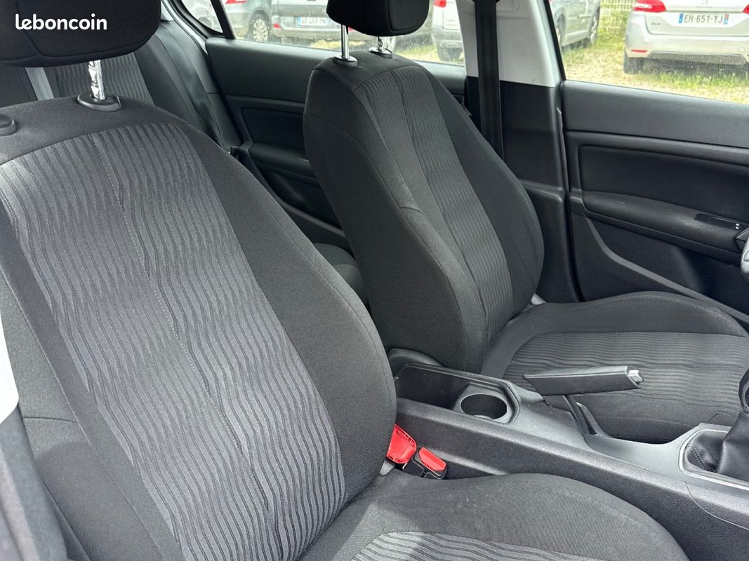 PEUGEOT 308 1.6 HDi 92ch FAP BVM5 Access (image 13)