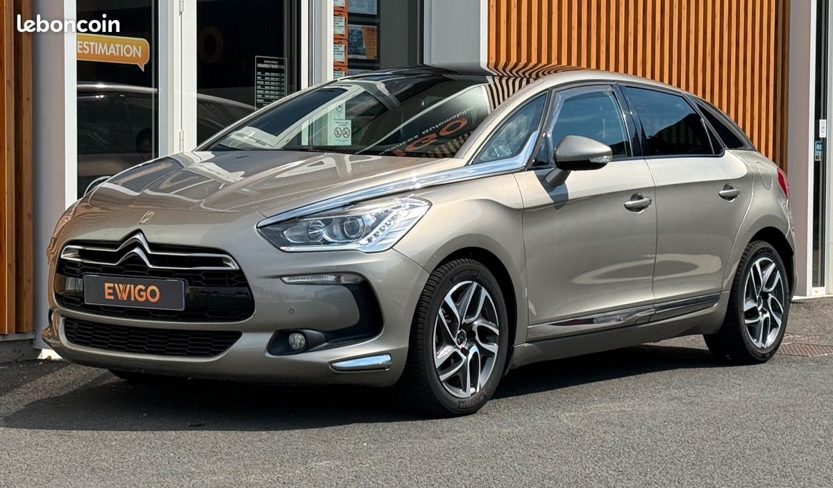DS DS 5 1.6 THP 155CV SOCHIC BVA - MOTEUR A CHAINE - TOIT PANORAMIQUe (image 1)