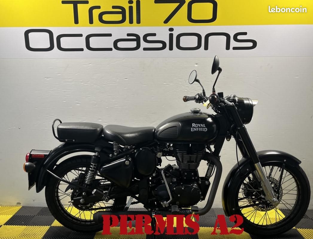 Royal Enfield CLASSIC 500 STEALTH BLACK MY19 (image 1)