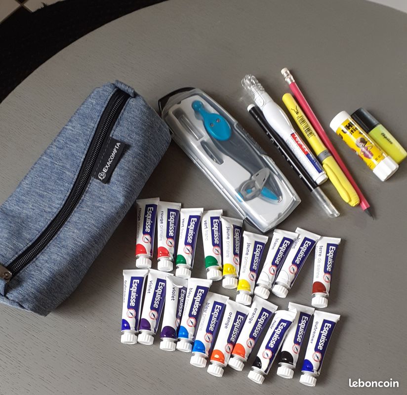 Lot fournitures scolaires (image 1)