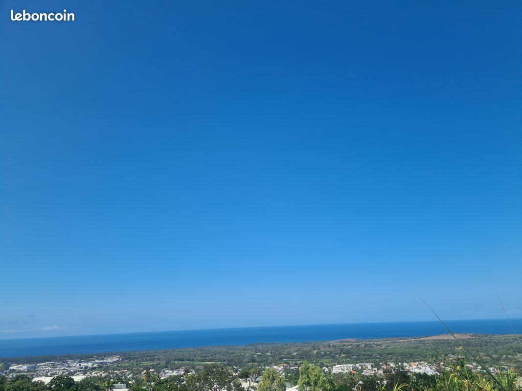 Exclusif - Parcelle de 318m² géométré et 372m² cadastré dans lotissement à l'Etang-Salé Les Hauts à 180m d'altitude · à L'Éta
