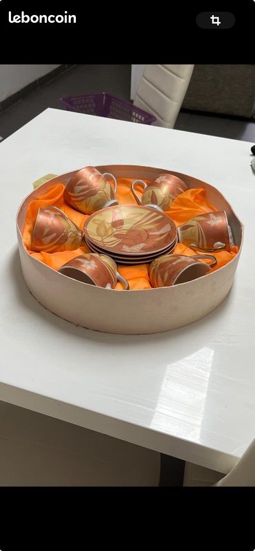 Lot de 6 tasses + assiette (image 1)