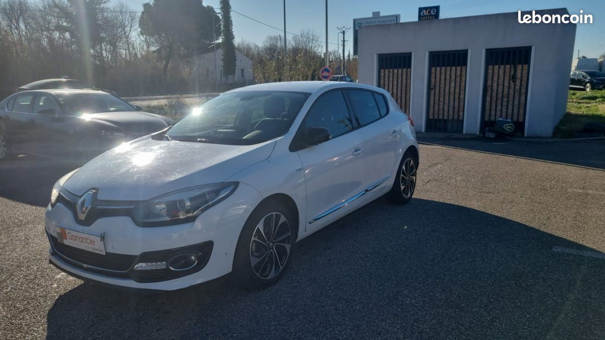 Renault Megane III Berline 5 ptes. Bose Edition (image 3)