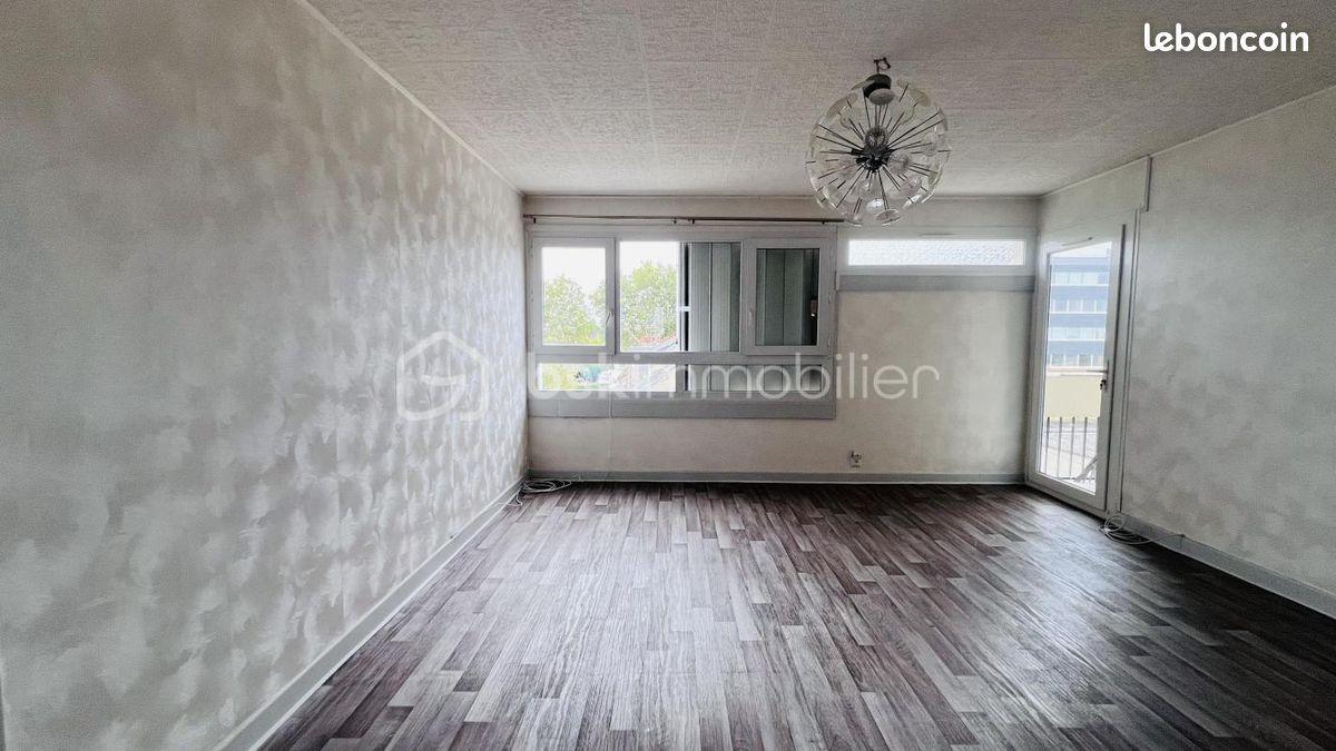 Appartement 4 pièces 77 m² · à Châteauroux · 77 m² · 68 000 €
