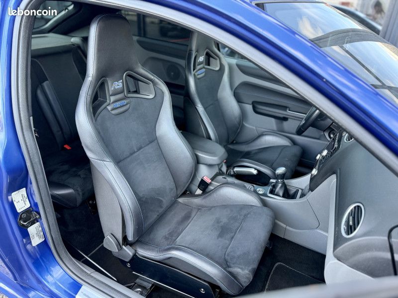 Ford FOCUS RS MK2 2.5 T 305 Ch / Performance blue (image 16)