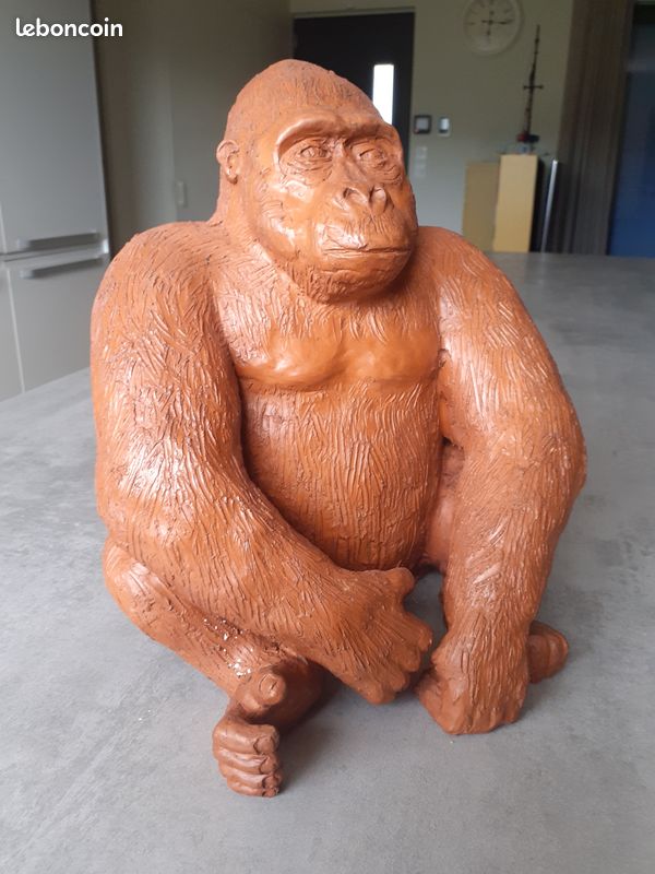 Vend sculpture gorille en terre cuite (image 1)