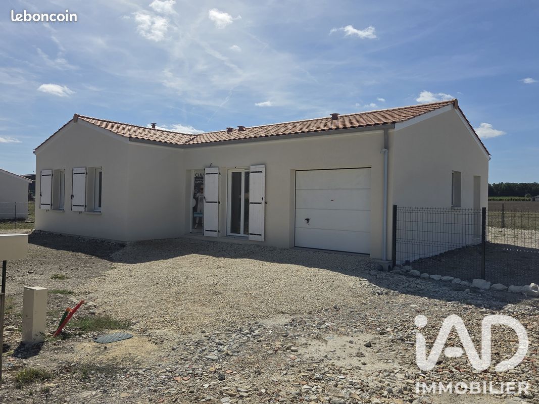 Maison 4 pièces 87 m² · à Réaux sur Trèfle · 87 m² · 980 €/mois