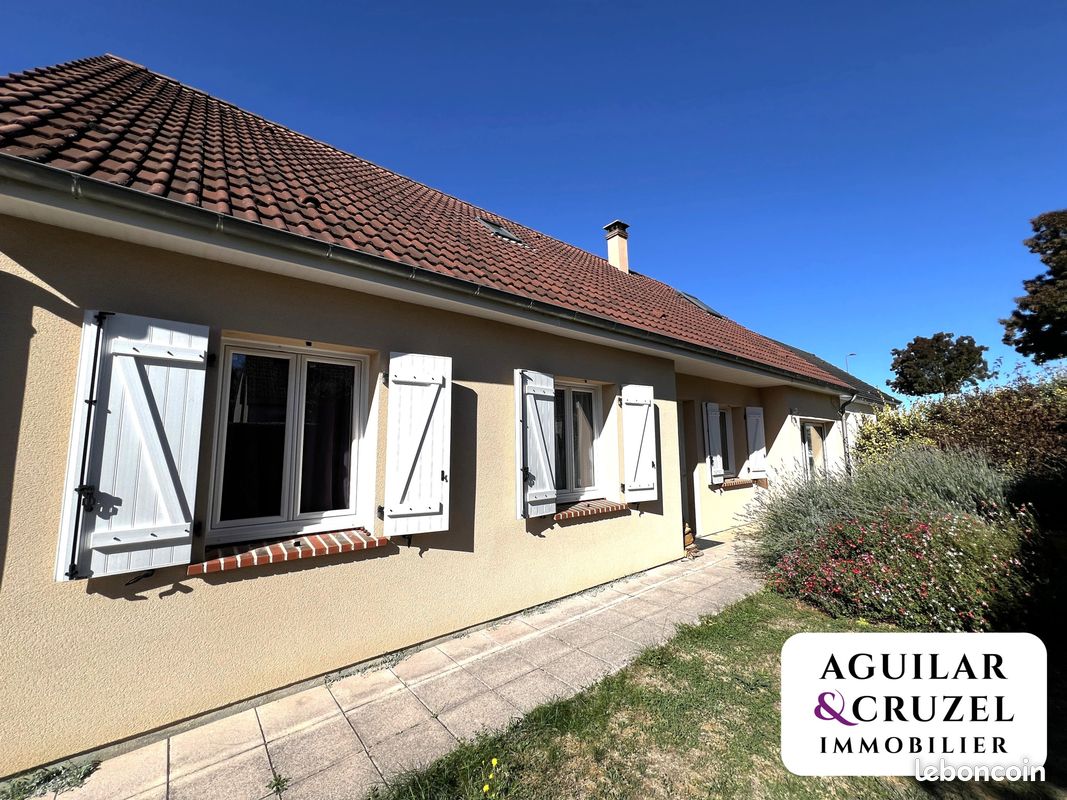 Maison 7 pièces 165 m² · à Saint-Germain-du-Puy · 165 m² · 241 000 €