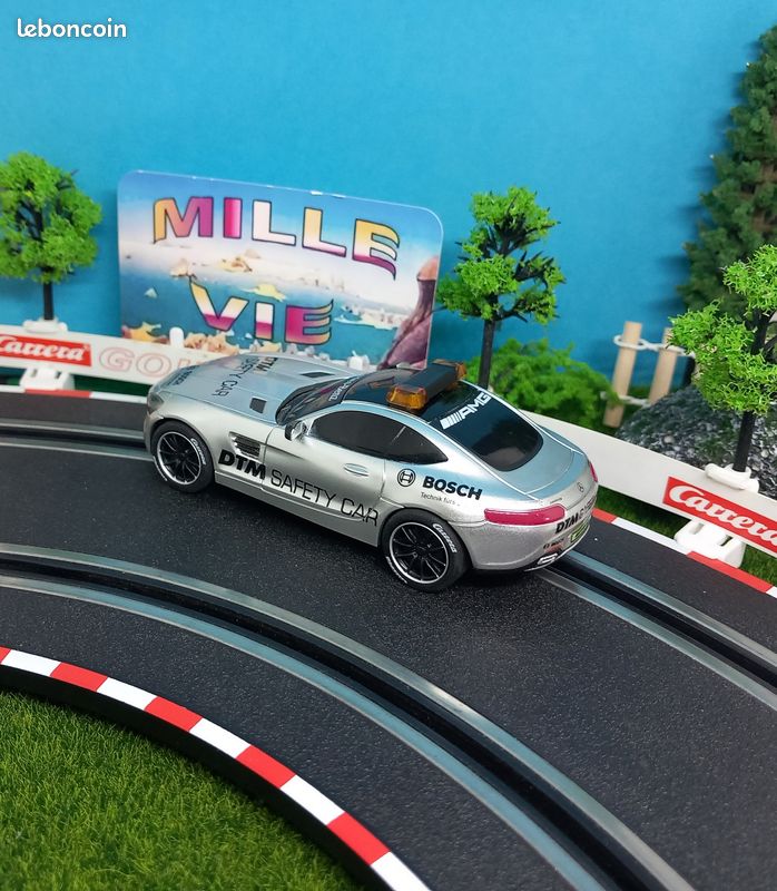 Voiture pour circuit Carrera AMG Mercedes Safety Car (image 3)