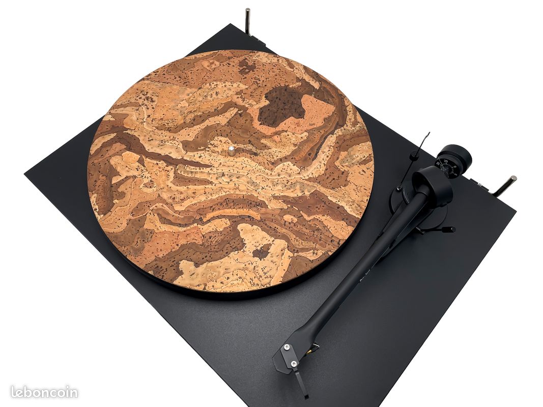 Pourquoi investir dans un couvre-plateau pour platine vinyle