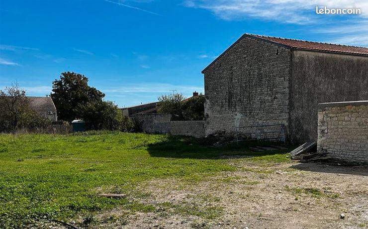 Terrain 1 884 m² Marsais
