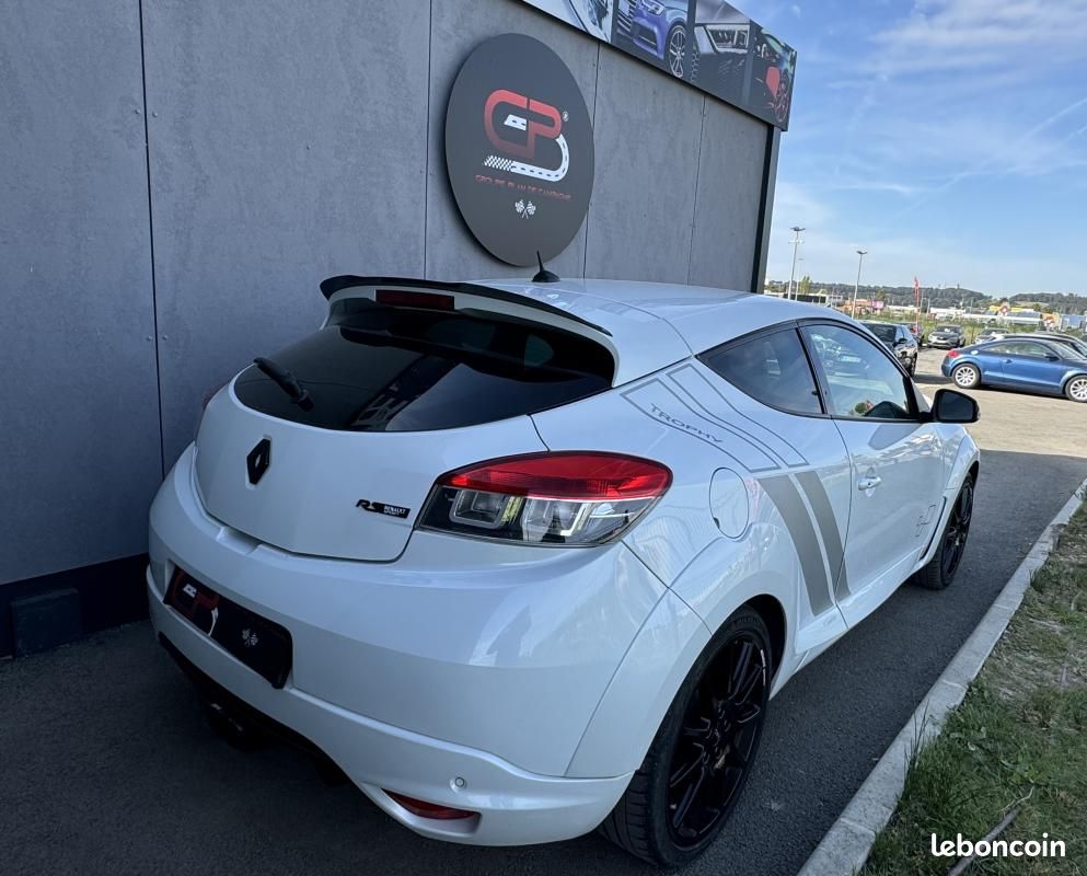 Renault Mégane Coupé III 2.0 275 RS Trophy (image 4)