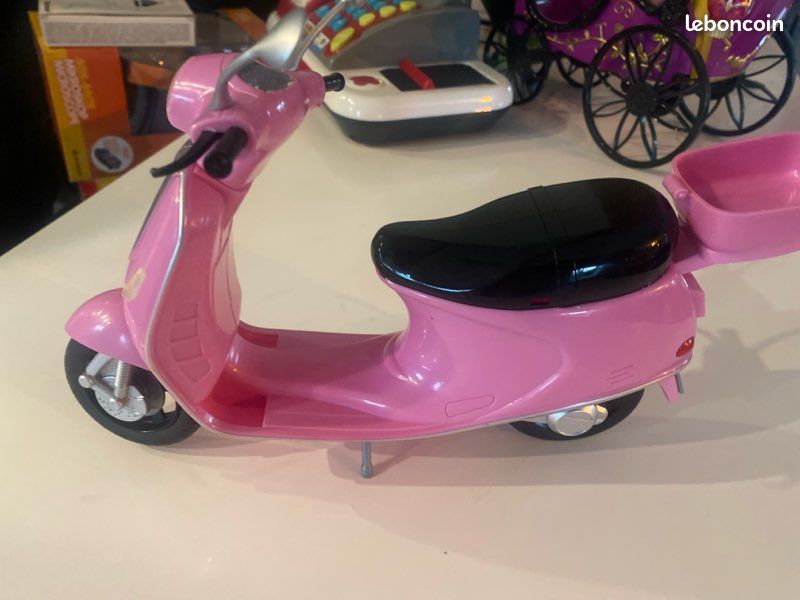 Scooter 🛵 jouet fille rose marqué lolly bon état (image 2)