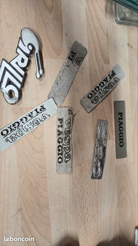 Lot de plaques insignes piaggio ciao grillo (image 2)