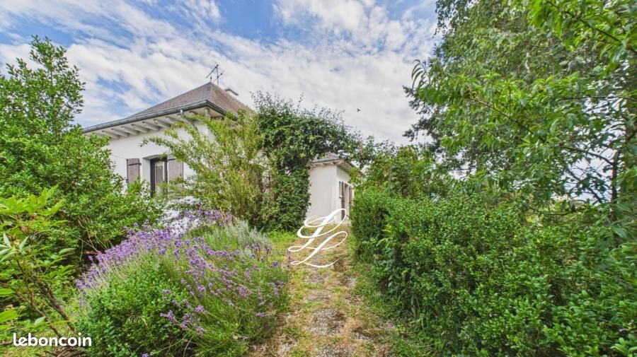 Maison 8 pièces 166 m² · à Châteaugiron · 166 m² · 450 210 €