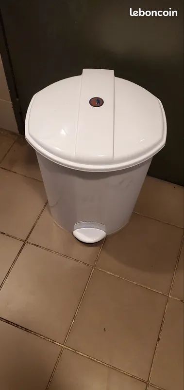 Poubelle 50L à pied (image 1)