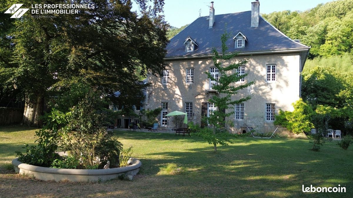 Maison 15 pièces 455 m² · à Saint-Alban-Leysse · 455 m² · 1 490 000 €
