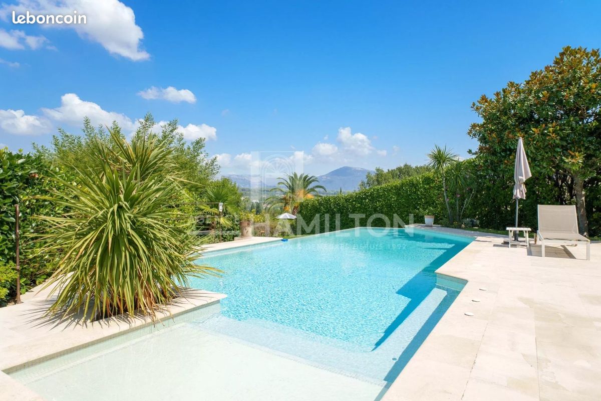Maison 7 pièces 204 m² · à Valbonne · 204 m² · 2 349 000 €