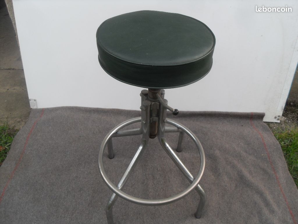 Ancien tabouret industriel (image 1)