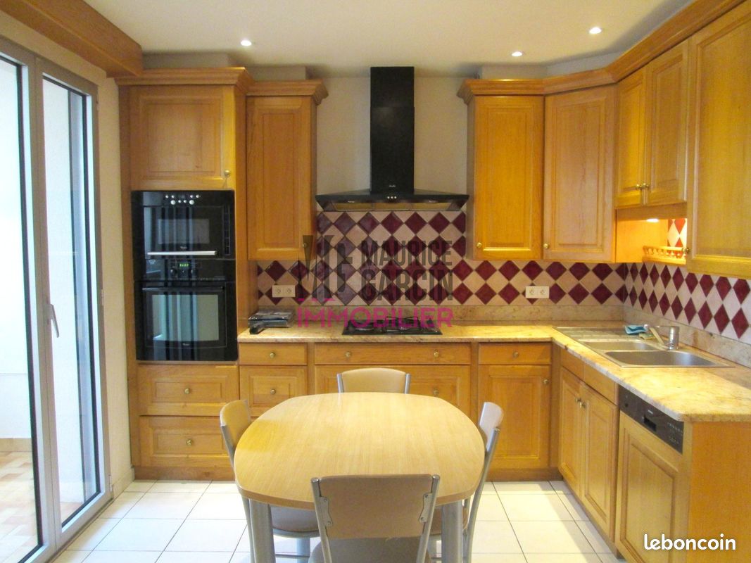Appartement 3 pièces 101 m² · à Carpentras · 101 m² · 892 €