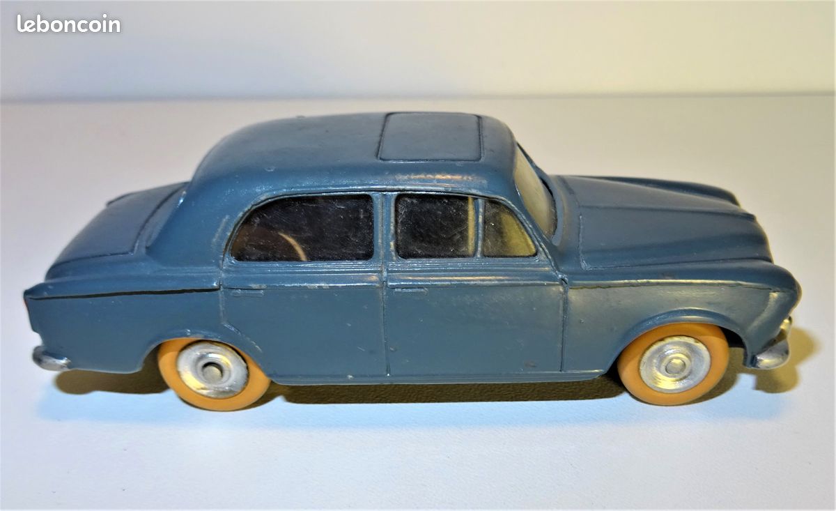 Dinky Toys Peugeot 403 - Gris/bleu - Réf 24B - Occasion