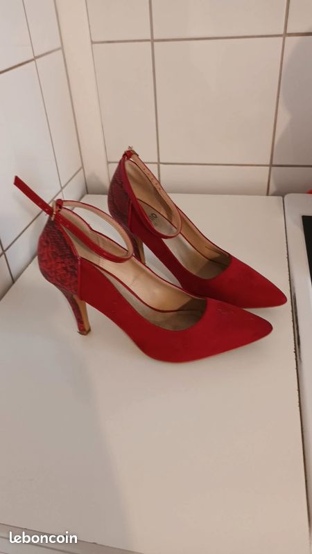 À vendre plusieurs chaussures. Femmes (image 8)