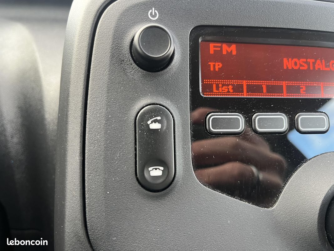 PEUGEOT 108 VTi 72ch S&S BVM5 Active (image 9)