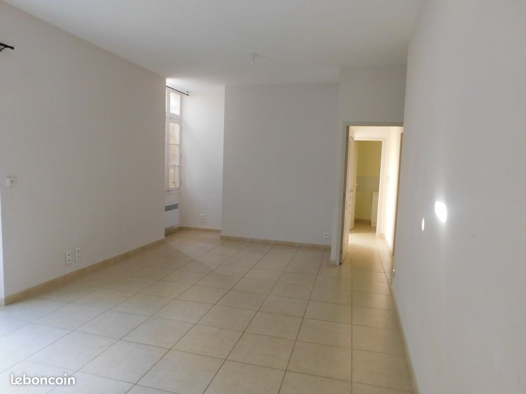 Appartement 1 pièce 48 m² · à Eyragues · 48 m² · 640 €/mois