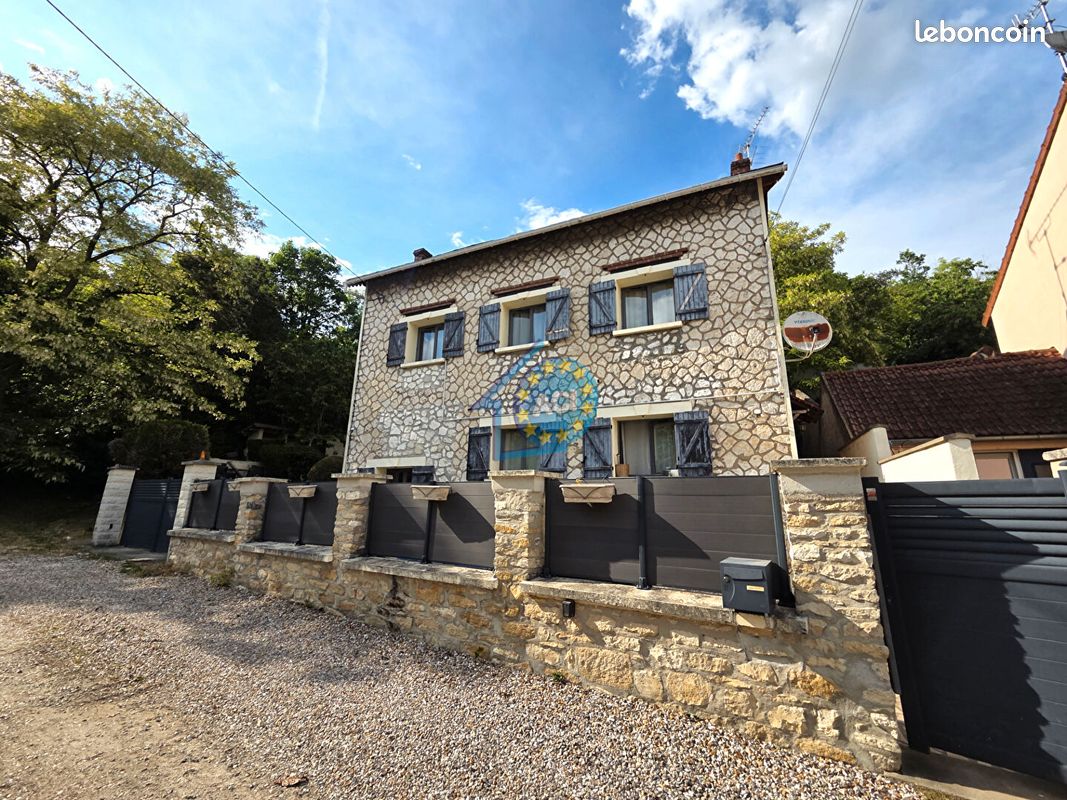 Maison 10 pièces 152 m² · à Follainville-Dennemont · 152 m² · 315 000 €