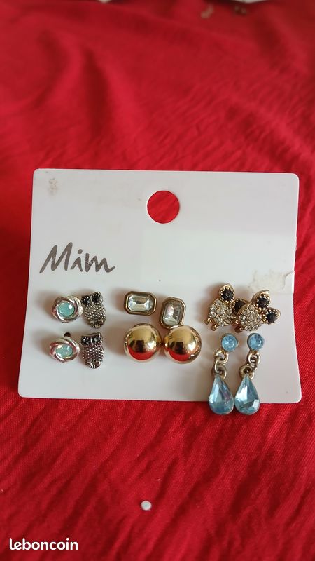 Lot de bijoux fantaisie divers comprenant - Lot 15