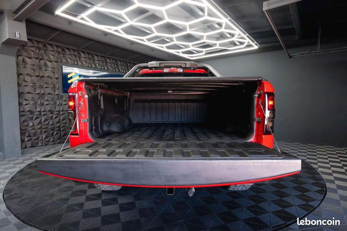 Dodge RAM 1500 Red Devil Long Bed 5.7 V8 HEMI 401 ch 4x4 – Night Pack – Offroad (image 15)