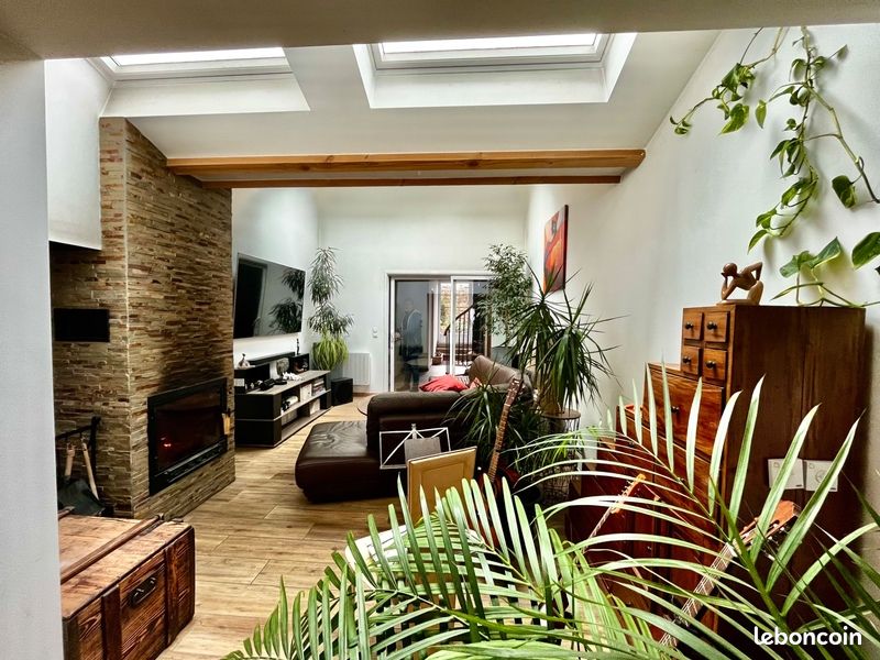 Maison 5 pièces 153 m² · à La Pacaudière · 153 m² · 165 000 €