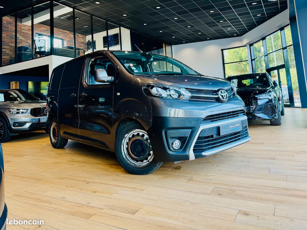 Vehicule Utilitaire 5 Places Tva Recuperable
