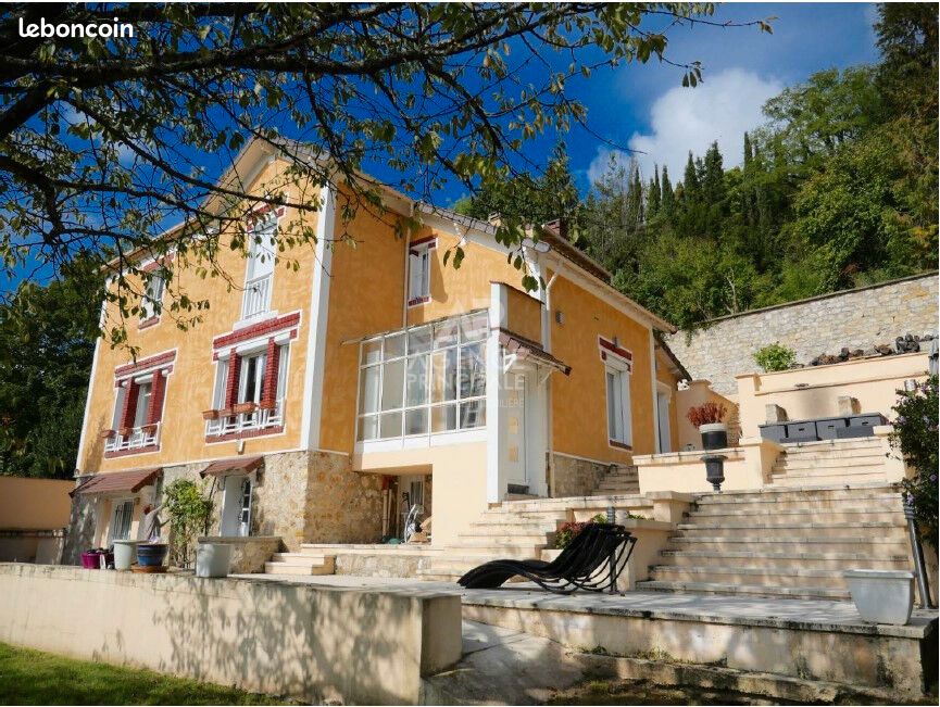 Maison 8 pièces 270 m² · à Pontoise · 270 m² · 540 000 €